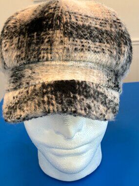 NWT David and Young Plaid Newsboy Cap Elastafit Fuzzy Cabby Hat Cream Black O/S